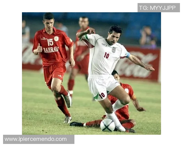 西班牙足球黄金时代的传奇球星与他们的辉煌成就回顾